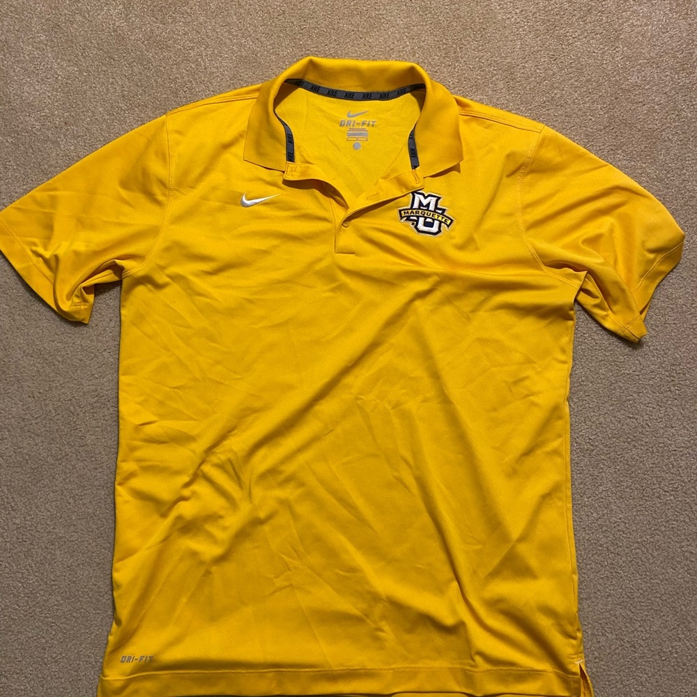 Men’s Large Marquette Nike Dri Fit Polo.